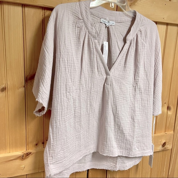Young, Fabulous & Broke Short Sleeve Top, V-neck gauze flowy blouse, Medium - Picture 9 of 9